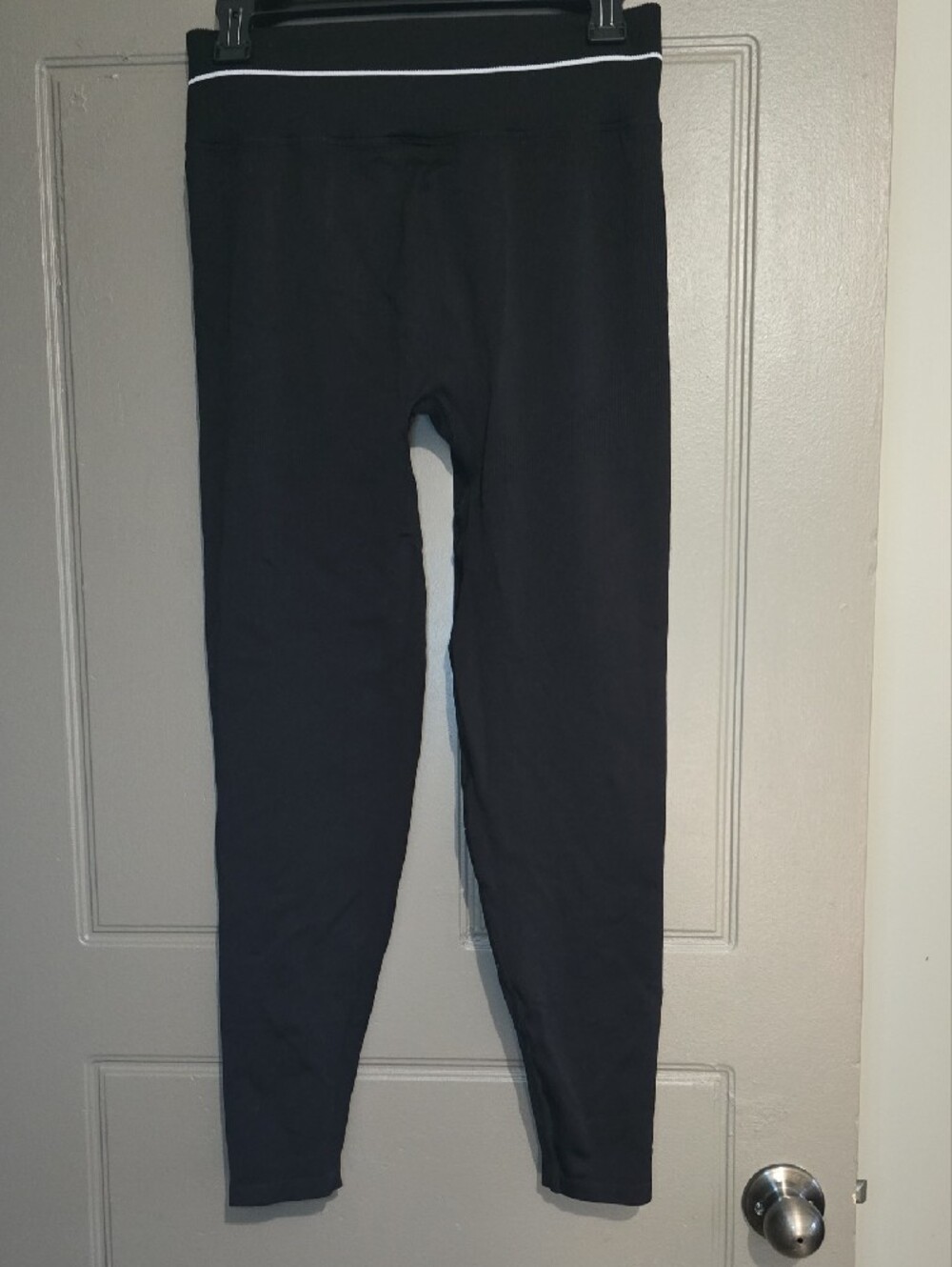 PINK Victoria's Secret Black Leggings with White Script Waistband - Picture 2 of 3